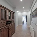 Classic Beauty Stylish And Modernized In Top Area