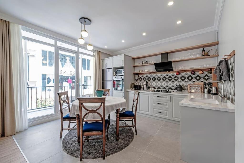 Classic Beauty Stylish And Modernized In Area *