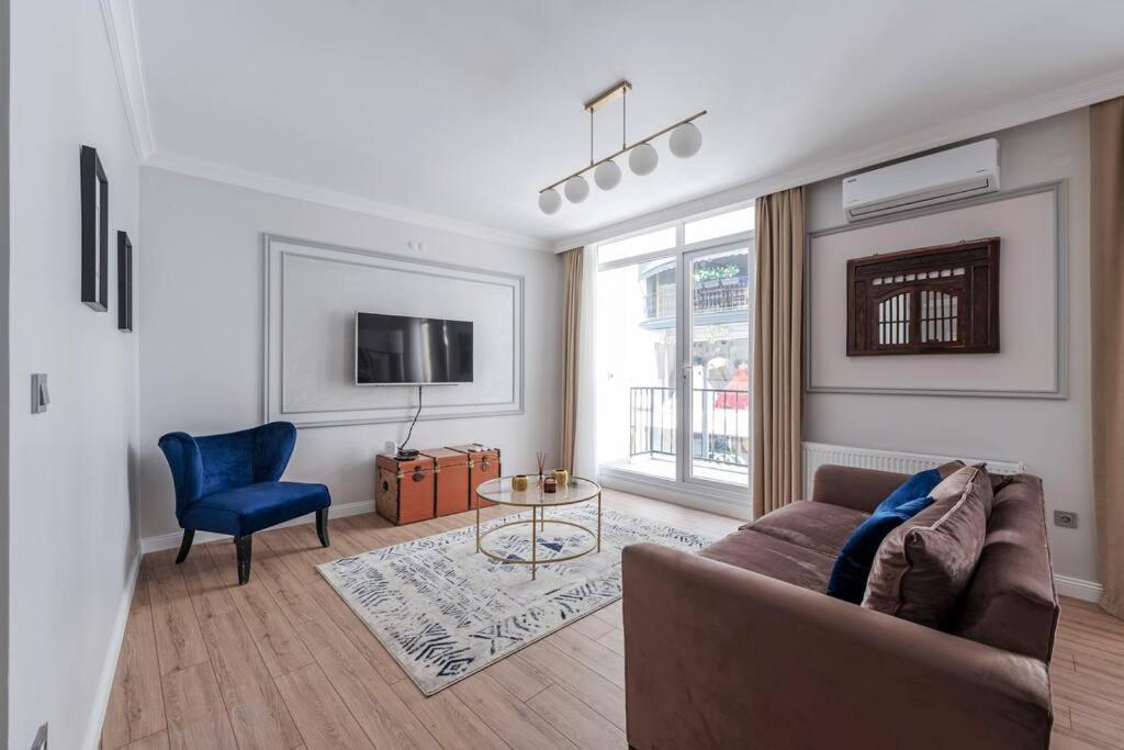 Classic Beauty Stylish And Modernized In Area Daire İstanbul